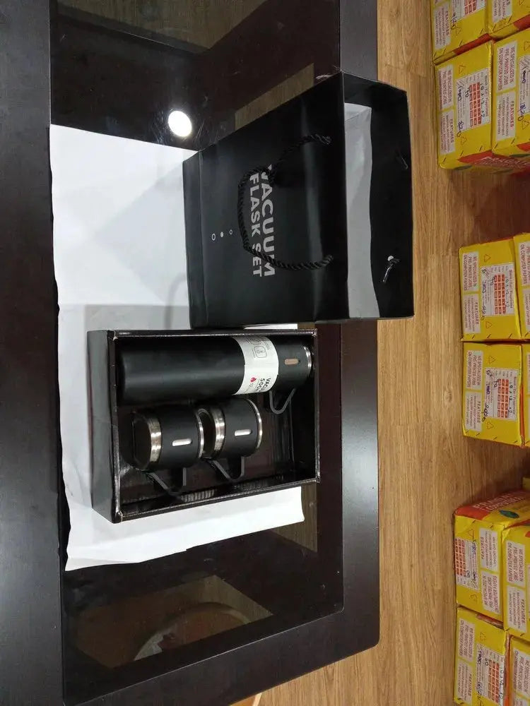 Vacuum Flask Gift Set – 500ml Insulated Stainless Steel Bottle with 2 Cups emmymart